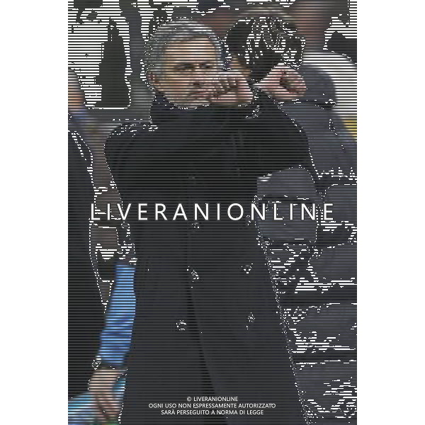 Milano 20-02-2010 Serie A TIM 2009/2010 inter-sampdoria 0:0 nella foto jose\' mourinho fa\' il gesto delle mani legate ph marco luzzani/ag aldo liverani s.a.s.