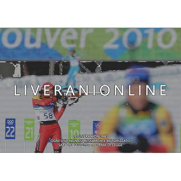 (100218) -- WHISTLER, Feb. 18, 2010 () -- China\'s Song Chaoqing shoots in the women\'s biathlon 15km individual competition at the 2010 Winter Olympic Games in Whistler, Canada, on Feb. 18, 2010. (/Shen Hong) (hy) /Agenzia Aldo Liverani Sas - ITALY ONLY - CANADA: 21mi GIOCHI OLIMPICI INVERNALI OLIMPIADI DI VANCOUVER 2010