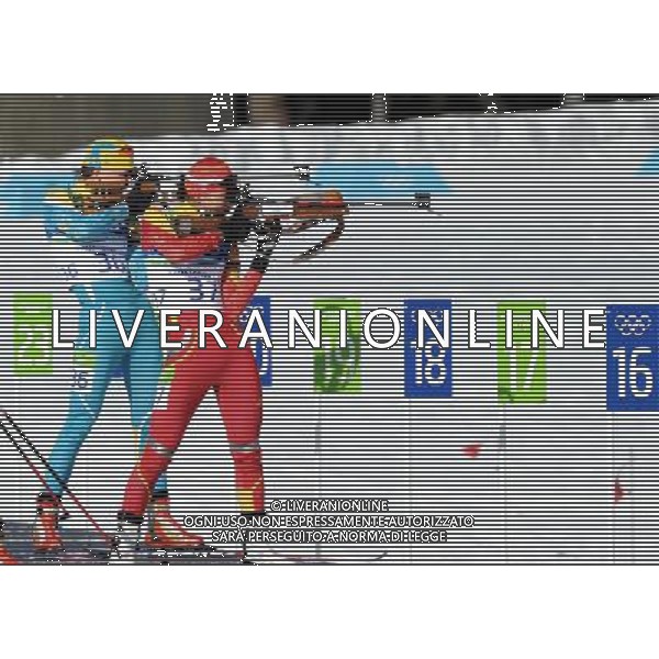 (100218) -- WHISTLER, Feb. 18, 2010 () -- China\'s Wang Chunli (R) shoots in the women\'s biathlon 15km individual competition at the 2010 Winter Olympic Games in Whistler, Canada, on Feb. 18, 2010. (/Shen Hong) (hy) /Agenzia Aldo Liverani Sas - ITALY ONLY - CANADA: 21mi GIOCHI OLIMPICI INVERNALI OLIMPIADI DI VANCOUVER 2010