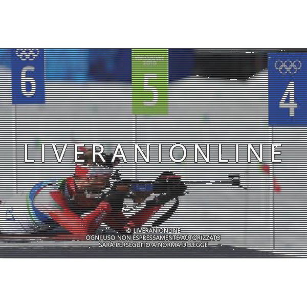 (100218) -- WHISTLER, Feb. 18, 2010 () -- Sergey Novikov of Belarus shoots in the men\'s biathlon 20km individual competition at the 2010 Winter Olympic Games in Whistler, Canada, on Feb. 18, 2010. Novikov won the silver medal. (/Shen Hong) (hy) /Agenzia Aldo Liverani Sas - ITALY ONLY - CANADA: 21mi GIOCHI OLIMPICI INVERNALI OLIMPIADI DI VANCOUVER 2010