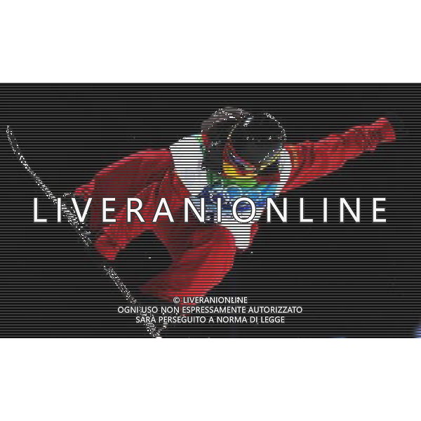 (100218) -- VANCOUVER, Feb. 18, 2010 () -- China\'s Sun Zhifeng competes in the women\'s snowboard halfpipe final at the 2010 Winter Olympic Games in Vancouver, Canada, on Feb. 18, 2010. Sun ranked seventh. (/Xu Jiajun) (hy) /Agenzia Aldo Liverani Sas - ITALY ONLY - CANADA: 21mi GIOCHI OLIMPICI INVERNALI OLIMPIADI DI VANCOUVER 2010