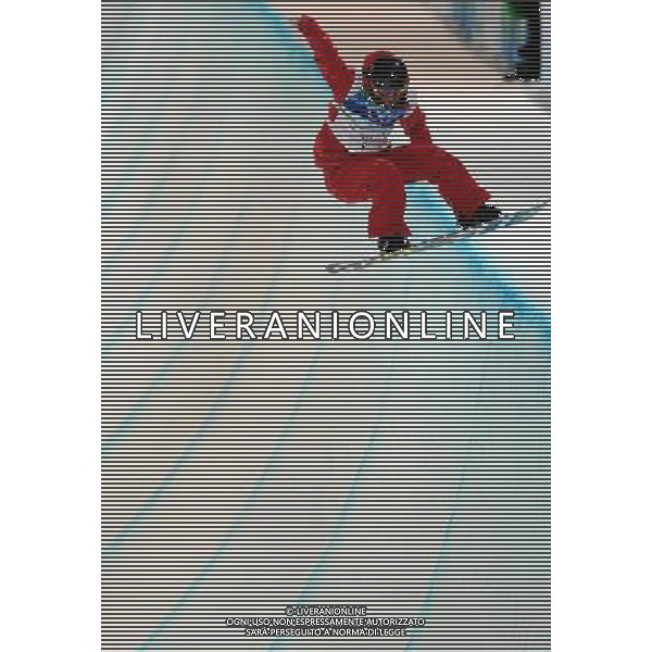 (100218) -- VANCOUVER, Feb. 18, 2010 () -- China\'s Liu Jiayu competes in the women\'s snowboard halfpipe final at the 2010 Winter Olympic Games in Vancouver, Canada, on Feb. 18, 2010. Liu ranked fourth. (/Chen Kai) (hy) /Agenzia Aldo Liverani Sas - ITALY ONLY - CANADA: 21mi GIOCHI OLIMPICI INVERNALI OLIMPIADI DI VANCOUVER 2010