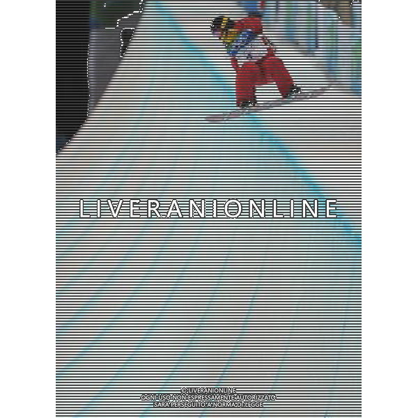 (100218) -- VANCOUVER, Feb. 18, 2010 () -- China\'s Sun Zhifeng competes in the women\'s snowboard halfpipe final at the 2010 Winter Olympic Games in Vancouver, Canada, on Feb. 18, 2010. Sun ranked seventh. (/Chen Kai) (hy) /Agenzia Aldo Liverani Sas - ITALY ONLY - CANADA: 21mi GIOCHI OLIMPICI INVERNALI OLIMPIADI DI VANCOUVER 2010