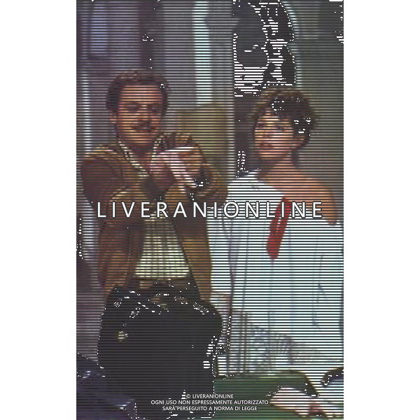 FILM\'DIMMI CHE FAI TUTTO PER ME\'1976 NELLA FOTO JOHNNY DORELLI-PAMELA VILLORESI AG ALDO LIVERANI