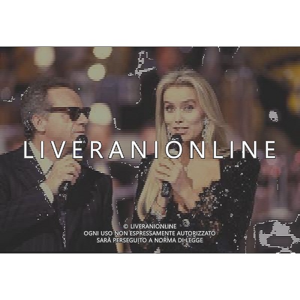 TRASMISSIONE TELEVISIVA\'FINALMENTE VENERDI\' 1989 NELLA FOTO JOHNNY DORELLI-GLORIA GUIDA AG ALDO LIVERANI 