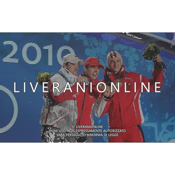 WHISTLER CANADA 20.02.2010 21mi GIOCHI OLIMPICI DI VANCOUVER ( CANADA) - specialita\' ski jumping ( salto con gli sci) nella foto: ADAM MALYSZ ( medaglia d\'argento) - SIMON AMMANN ( medaglia d\'oro) - GREGOR SCHLIERENZAUER ( medaglia di bronzo) FOTO JERZY KLESZCZ / NEWSPIX.PL - Ag. Aldo Liverani sas ITALY ONL 