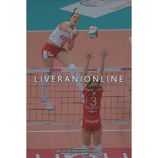 Findomestic Volley Cup - Campionato Pallavolo Serie A1 Femminile Busto Arsizio (VA) 14-02-2010 Yamamay Busto Arsizio - Scavolini Pesaro nella foto: Carolina Costagrande (Scavolini Pesaro) foto Garavaglia - ag. Aldo Liverani sas
