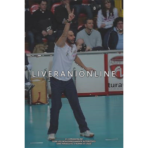 Findomestic Volley Cup - Campionato Pallavolo Serie A1 Femminile Busto Arsizio (VA) 14-02-2010 Yamamay Busto Arsizio - Scavolini Pesaro nella foto: l\'allenatore Angelo Anibal Vercesi (Scavolini Pesaro) foto Garavaglia - ag. Aldo Liverani sas
