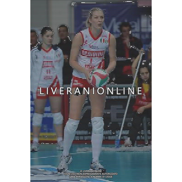 Findomestic Volley Cup - Campionato Pallavolo Serie A1 Femminile Busto Arsizio (VA) 14-02-2010 Yamamay Busto Arsizio - Scavolini Pesaro nella foto: Senna Usic (Scavolini Pesaro) foto Garavaglia - ag. Aldo Liverani sas