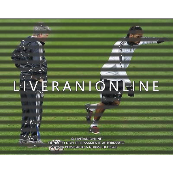 Champions League 2009/2010 Ottavi di Finale Andata Milano - 23.02.2010 Allenamento prepartita Chelsea Nella Foto:CARLO ANCELOTTI-DROGBA DIDIER /Ph.Vitez-Ag. Aldo Liverani