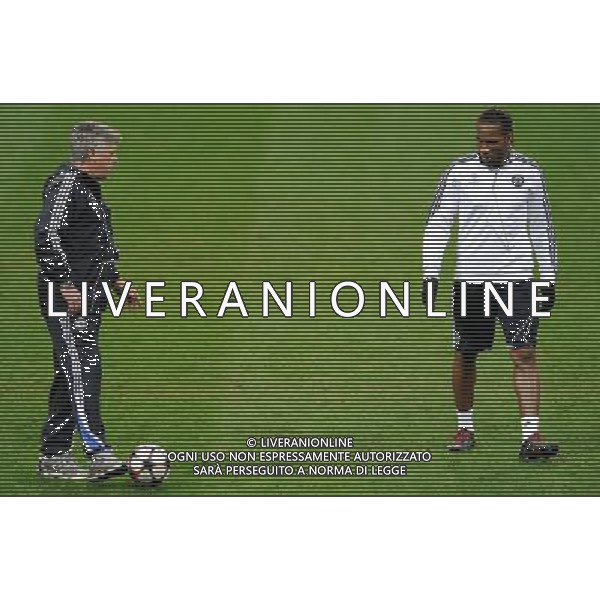 Champions League 2009/2010 Ottavi di Finale Andata Milano - 23.02.2010 Allenamento prepartita Chelsea Nella Foto:CARLO ANCELOTTI-DROGBA DIDIER /Ph.Vitez-Ag. Aldo Liverani
