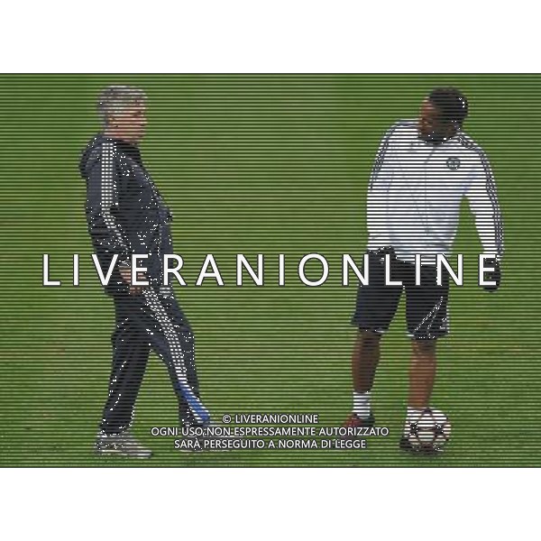 Champions League 2009/2010 Ottavi di Finale Andata Milano - 23.02.2010 Allenamento prepartita Chelsea Nella Foto:CARLO ANCELOTTI-DROGBA DIDIER /Ph.Vitez-Ag. Aldo Liverani