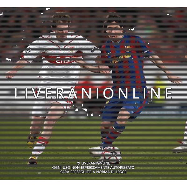 STOCCARDA - BARCELLONA CHAMPIONS LEAGUE Fu§ball,Fussball, 23.02.2010 Champions League, Achtelfinale, Saison 2009/2010 VFB Stuttgart, FC Barcelona, Barca, Champions League, Uefa 1 : 1 Zweikampf, Lionel Messi, Barca, rechts, links,Aleksandr Hleb PH.FIRO/AG ALDO LIVERANI SAS ITALY ONLY *** Local Caption *** ITALY ONLY