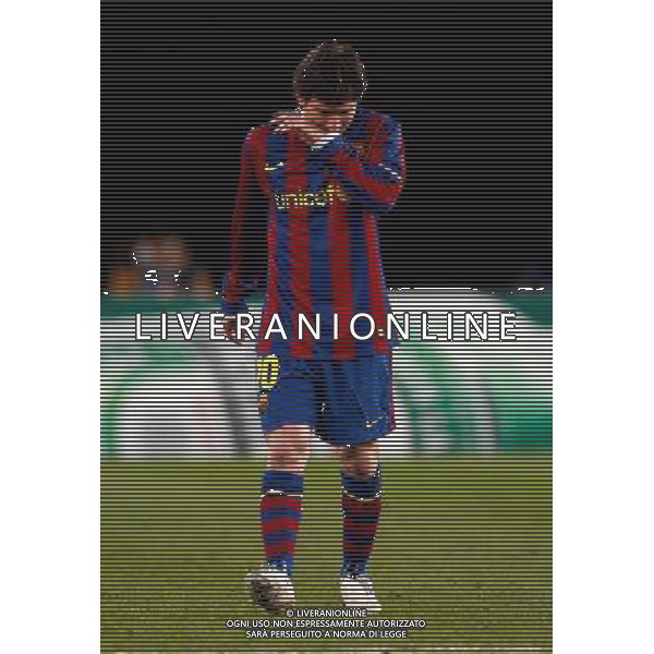 STOCCARDA - BARCELLONA CHAMPIONS LEAGUE Fu§ball,Fussball, 23.02.2010 Champions League, Achtelfinale, Saison 2009/2010 VFB Stuttgart, FC Barcelona, Barca, Champions League, Uefa 1 : 1 EnttŠuschung, Lionel Messi, Barca, ganze FigurPH.FIRO/AG ALDO LIVERANI SAS ITALY ONLY *** Local Caption *** ITALY ONLY