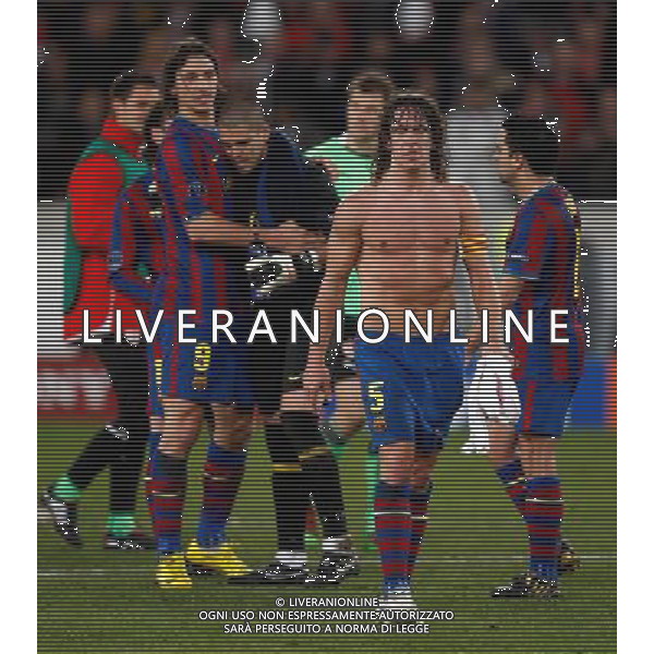 STOCCARDA - BARCELLONA CHAMPIONS LEAGUE Fu§ball,Fussball, 23.02.2010 Champions League, Achtelfinale, Saison 2009/2010 VFB Stuttgart, FC Barcelona, Barca, Champions League, Uefa 1 : 1 ganze Figur, EnttŠuschung, Carles Puyol, Barcelona PH.FIRO/AG ALDO LIVERANI SAS ITALY ONLY *** Local Caption *** ITALY ONLY
