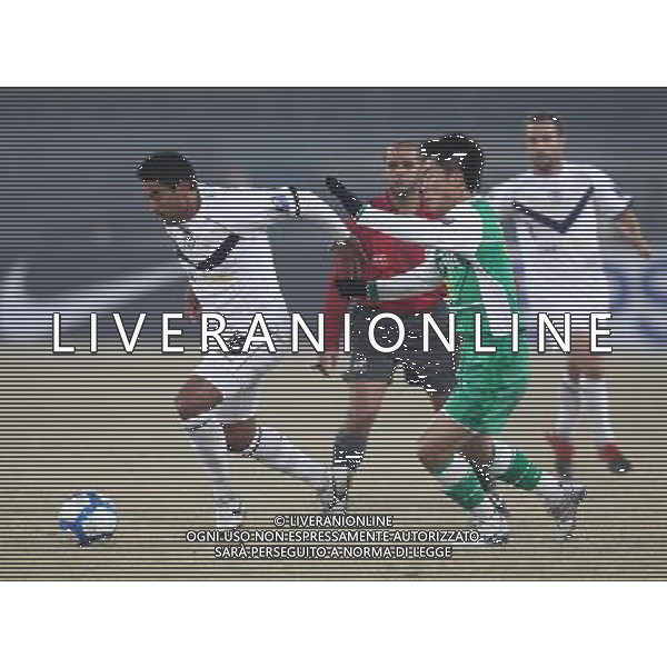 Yan Xiangchuang(R #11) of Beijing Guoan vies with CARLOS HERNANDEZ VALVERDE (L #22) Australia\'s Melbourne Victory during a Group E match in the AFC Champions League in Beijing , China on Tuesday , Feb 23, 2010.Beijing Guoan won over Melbourne Victory with 1-0.(Photo By Zheng Ze/ColorChinaPhoto) - Ag. Aldo Liverani sas ITALY ONLY PARTITA COPPA CAMPIONI AFC ( Asian Football Confederation - competizione calcistica per squadre di club asiatiche) - Beijing Guoan vs Melbourne Victory