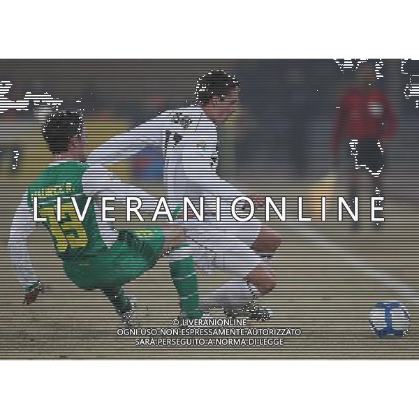 ROSS MAURICE ALEXANDER (L #33) of Beijing Guoan vies with FOSCHINI MATTHEW (R #17) Australia\'s Melbourne Victory during a Group E match in the AFC Champions League in Beijing , China on Tuesday , Feb 23, 2010.Beijing Guoan won over Melbourne Victory with 1-0.(Photo By Zheng Ze/ColorChinaPhoto) - Ag. Aldo Liverani sas ITALY ONLY PARTITA COPPA CAMPIONI AFC ( Asian Football Confederation - competizione calcistica per squadre di club asiatiche) - Beijing Guoan vs Melbourne Victory