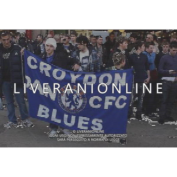 TIFOSI DEL CHELSEA IN PIAZZA DUOMO A MILANO PRIMA DELLA PARTITA DI CHAMPIONS LEAGUE INTER - CHELSEA © ANTONIO SORANO - AG. ALDO LIVERANI SAS