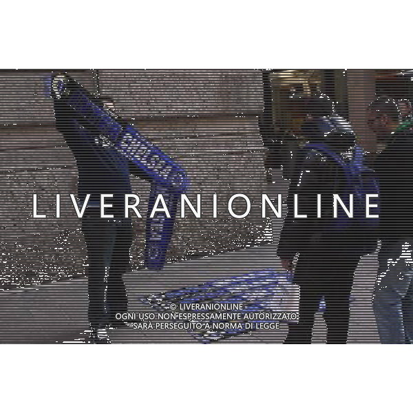 TIFOSI DEL CHELSEA IN PIAZZA DUOMO A MILANO PRIMA DELLA PARTITA DI CHAMPIONS LEAGUE INTER - CHELSEA © ANTONIO SORANO - AG. ALDO LIVERANI SAS