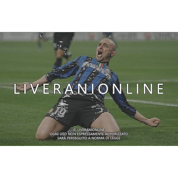 INTER - CHELSEA CHAMPIONS LEAGUE OTTAVI DI ANDATA 24/02/2010 NELLA FOTO ESULTANZA DOPO IL GOL DI ESTEBAN CAMBIASSO DEL 2-1 ©LUZZANI/AGENZIA ALDO LIVERANI SAS