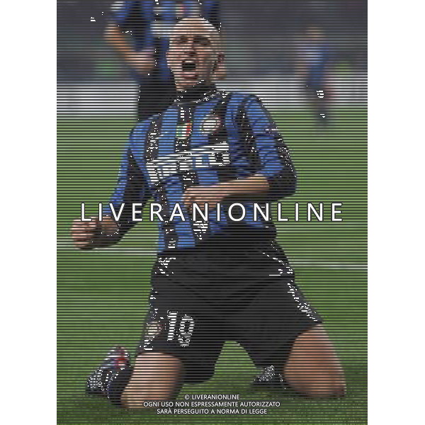 INTER - CHELSEA CHAMPIONS LEAGUE OTTAVI DI ANDATA 24/02/2010 NELLA FOTO ESULTANZA DOPO IL GOL DI ESTEBAN CAMBIASSO DEL 2-1 ©LUZZANI/AGENZIA ALDO LIVERANI SAS