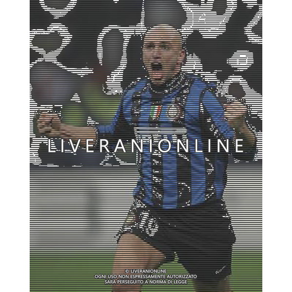 INTER - CHELSEA CHAMPIONS LEAGUE OTTAVI DI ANDATA 24/02/2010 NELLA FOTO ESULTANZA DOPO IL GOL DI ESTEBAN CAMBIASSO DEL 2-1 ©LUZZANI/AGENZIA ALDO LIVERANI SAS