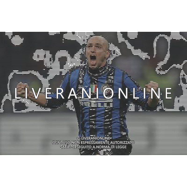 Milano 24-02-2010 Champions League 2009/2010 inter-chelsea 2:1 nella foto l\'esultanza di esteban cambiasso dopo il gol ph marco luzzani/ag aldo liverani s.a.s.