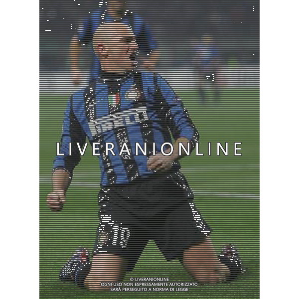 Milano 24-02-2010 Champions League 2009/2010 inter-chelsea 2:1 nella foto l\'esultanza di esteban cambiasso dopo il gol ph marco luzzani/ag aldo liverani s.a.s.