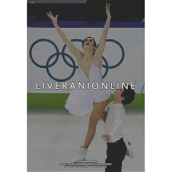 (100222) -- VANCOUVER, Feb. 22, 2010 () -- Tessa Virtue(L)/Scott Moir of Canada perform during the ice dancing free dance of figure skating at the 2010 Winter Olympic Games in Vancouver, Canada, Feb. 22, 2010. Tessa Virtue/Scott Moir won the gold medal with a total score of 221.57 points. (/Luo Gengqian) (hy) /Agenzia Aldo Liverani Sas - ITALY ONLY - CANADA: 21mi GIOCHI OLIMPICI INVERNALI OLIMPIADI DI VANCOUVER 2010