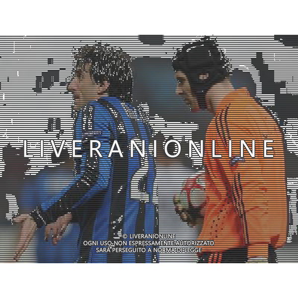 Champions League 2009/2010 Ottavi di Finale Andata Milano - 24.02.2010 Inter-Chelsea Nella Foto:MILITO DIEGO-CECH PETR /Ph.Vitez-Ag. Aldo Liverani