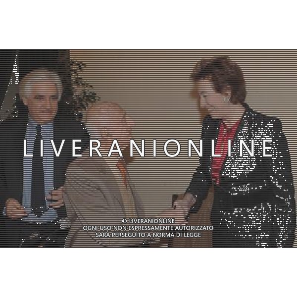 MILANO 25/2/2010 SALA DELLE OTTO COLONNE PALAZZO REALE CONFERENZA STAMPA PRESENTAZIONE DELLA MOSTRA DI GILLO DORFLES: \'L\' AVANGUARDIA TRADITA\' NELLA FOTO LETIZIA MORATTI E GILLO DORFLES FOTO ROMANO/AG ALDO LIVERANI
