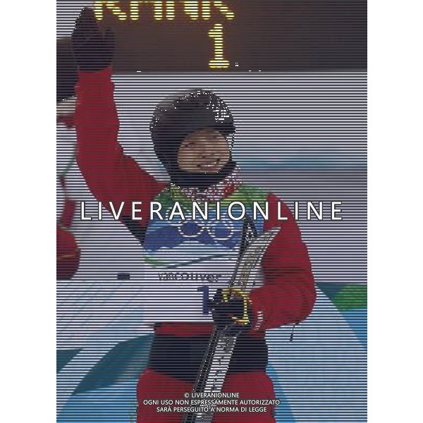 (100224) -- VANCOUVER, Feb. 24, 2010 () -- China\'s Li Nina reacts after her final jump during the women\'s aerials final of Freestyle Skiing at the 2010 Winter Olympic Games in Cypress Mountain, Canada, Feb. 24, 2010. Li Nina won a silver medal of the event with 207.23 points. (/Han Yan) /Agenzia Aldo Liverani Sas - ITALY ONLY - CANADA: 21mi GIOCHI OLIMPICI INVERNALI OLIMPIADI DI VANCOUVER 2010