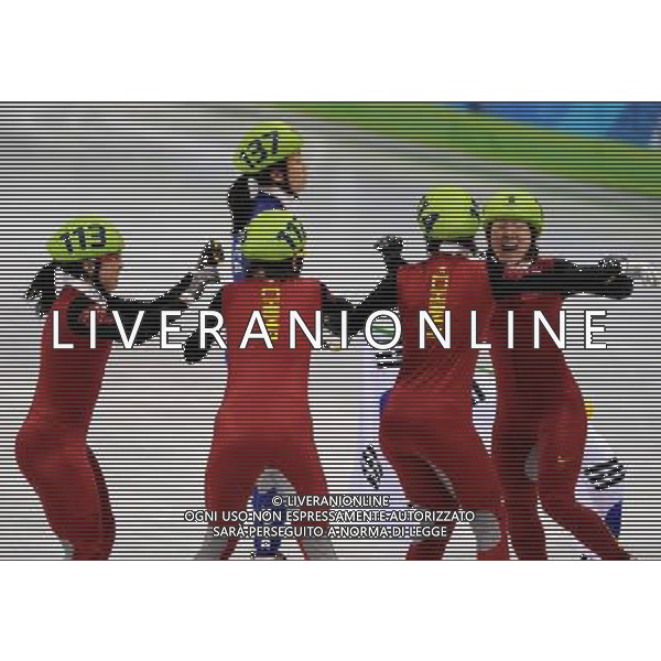 (100224) -- VANCOUVER, Feb. 24, 2010 () -- China\'s Zhang Hui, Wang Meng, Zhou Yang and Sun Linlin (L-R) celebrate after winning the women\'s 3000m relay final of short track speed skating at the 2010 Winter Olympic Games in Vancouver, Canada, Feb. 24, 2010. China\'s team won the title of the event with a world-record-breaking time 4:06.610. (/Shen Hong) /Agenzia Aldo Liverani Sas - ITALY ONLY - CANADA: 21mi GIOCHI OLIMPICI INVERNALI OLIMPIADI DI VANCOUVER 2010