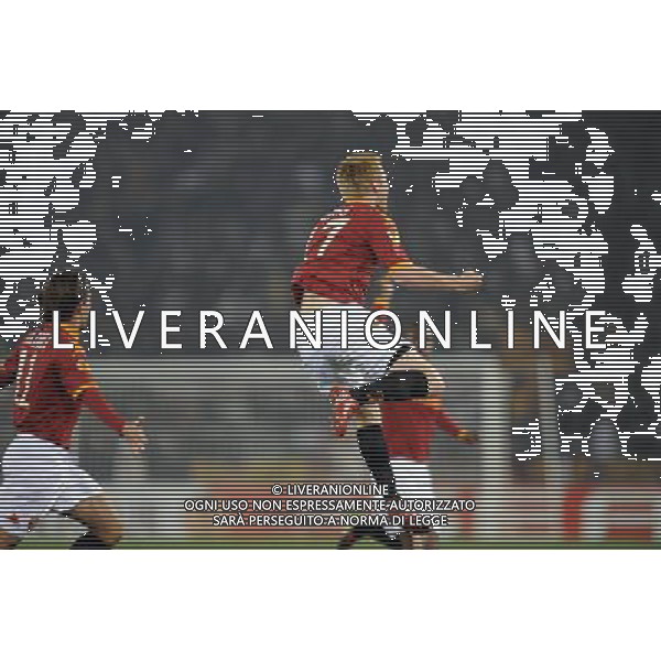 AS Roma vs Panathinaikos 25/02/2010 Uefa Europa League 2009/2010 Ritorno dei sedicesimi di finale nella foto: l\'esultanza dopo il gol di john arne riise del 1-0 ph. Corradetti / ©Agenzia Aldo LIVERANI Sas