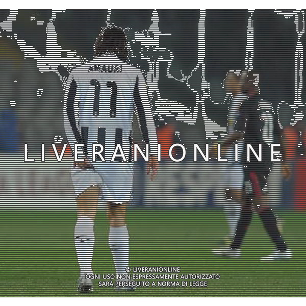 UEFA Europa League 2009/2010 Sedicesimi di Finale Ritorno Torino - 25.02.2010 Juventus-Ajax Nella Foto:AMAURI INFORTUNATO LASCIA IL CAMPO DI GIOCO /Ph.Vitez-Ag. Aldo Liverani
