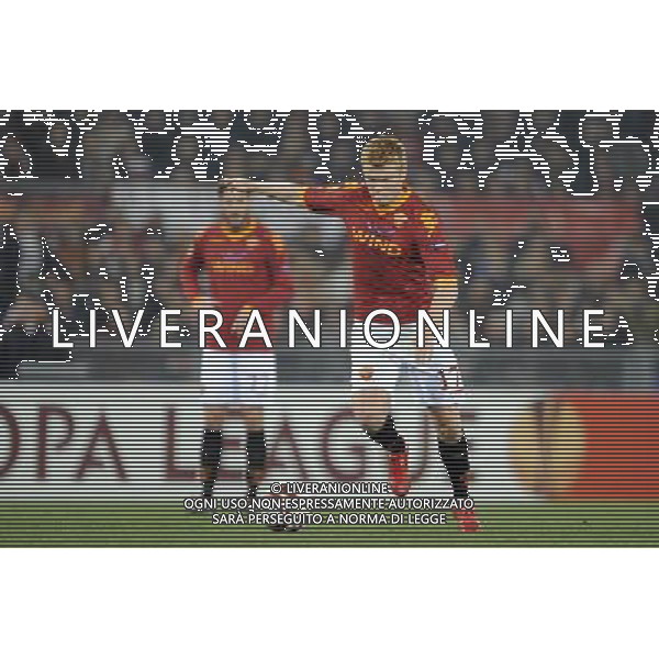 Roma - 25/02/2010 - Stadio Olimpico - Uefa Europa League 2009/2010 - Ritorno dei sedicesimi di finale - AS Roma vs Panathinaikos - nella foto: il gol dell\'1 a 0 di John Arne RIISE ph. Corradetti / ©Aldo LIVERANI Sas