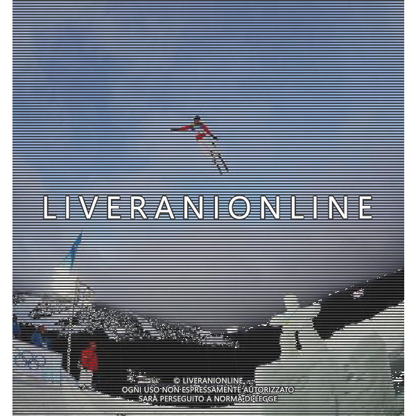 (100225) -- VANCOUVER, Feb. 25, 2010 () -- A skier practises prior to the men\'s aerials final of Freestyle Skiing at the 2010 Winter Olympic Games in Cypress Mountain, Canada, Feb. 25, 2010. (/Xu Jiajun) /Agenzia Aldo Liverani Sas - ITALY ONLY - CANADA: 21mi GIOCHI OLIMPICI INVERNALI OLIMPIADI DI VANCOUVER 2010