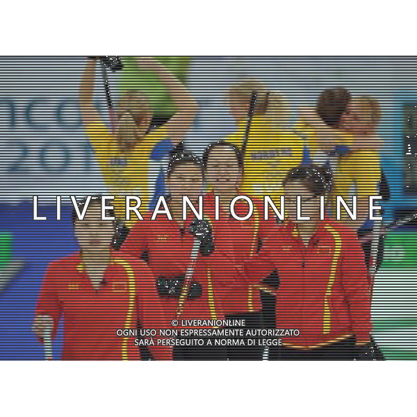 (100225) -- VANCOUVER, Feb. 25, 2010 () -- China\'s Wang Bingyu, Zhou Yan, Liu Yin and Yue Qingshuang (from R to L) react after the women\'s curling semifinal against Sweden at the 2010 Winter Olympic Games in Vancouver, Canada, Feb. 25, 2010. China lost 4-9 and was disqualified for the final. (/Xu Jiajun) (hy) /Agenzia Aldo Liverani Sas - ITALY ONLY - CANADA: 21mi GIOCHI OLIMPICI INVERNALI OLIMPIADI DI VANCOUVER 2010
