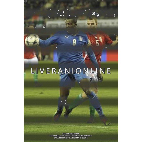 Rieti - 03/03/2010 - Stadio \'Centro d\'Italia\' - Qualificazioni Campionato Europeo Under 21 2011 - Italia vs Ungheria - nella foto: Stefano OKAKA e KADAR ph. Corradetti / ©Aldo Liverani Sas