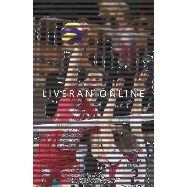 03-03-2010 Kedzierzyn-Kozle ( Polonia) PALLAVOLO MASCHILE - FINAL FOUR DI COPPA CEV ZAKSA Kedzierzyn-Kozle vs CoprAtlantide Piacenza 3-1 nella foto: Tine Urnaut - Michal Masny © Tomasz Wantula / EDYTOR.net / Newspix.pl - Ag. Aldo Liverani sas ITALY ONLY 