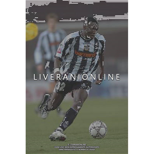 UDINESE-INTER 13/01/04 COPPA ITALIA TIM CUP NELLA FOTO : MUNTARI ALI SULLEY * FOTO : RACAMARI / AG: ALDO LIVERANI