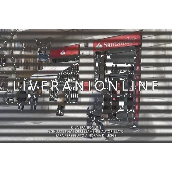 Barcelona 03\03\2010: Bank Santander in Barcelona, Spain. © Guillem Lopez - Photoshot - Ag. Aldo Liverani sas ITALY ONLY ESTERNO BANCHE/BANCA A BARCELLONA ( SPAGNA)