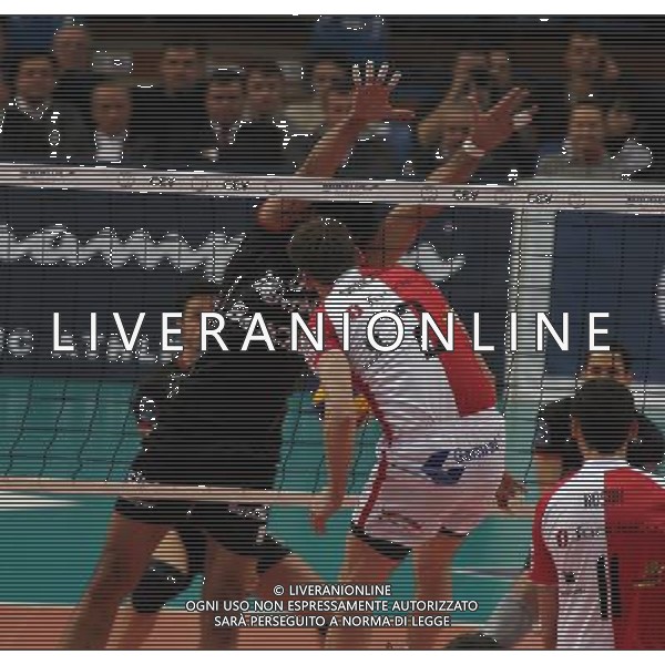 09.03.2010. Rzeszow ( Polonia) partita di Champions League 2009/2010 uomini di pallavolo ( volley): Asseco Resovia Rzeszow-Itas Diatec Trentino nella foto: LEANDRO NEVES VISSOTTO, KRZYSZTOF GIERCZYNSKI © MARIUSZ KRUPA/ NEWSPIX.PL - Ag. Aldo Liverani sas ITALY ONLY 