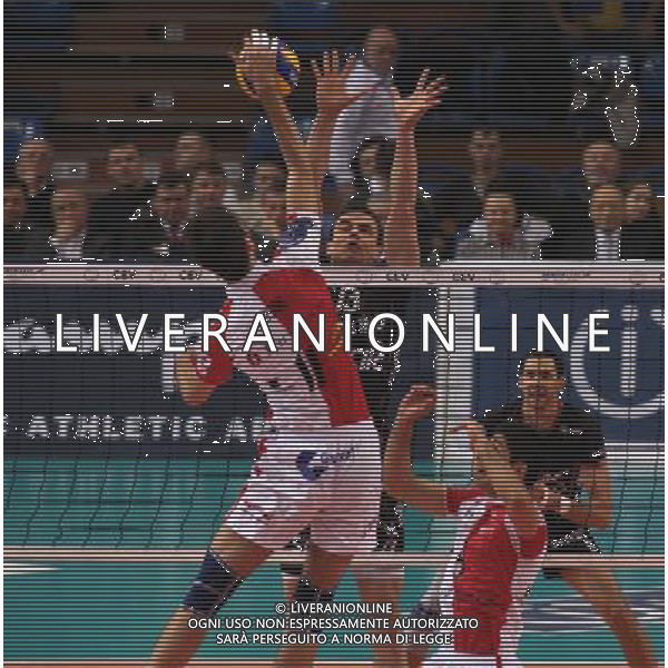 09.03.2010. Rzeszow ( Polonia) partita di Champions League 2009/2010 uomini di pallavolo ( volley): Asseco Resovia Rzeszow-Itas Diatec Trentino nella foto: LUKASZ ZYGADLOGRZEGORZ KOSOK, RIAD GARCIA PIRES RIBEIRO © MARIUSZ KRUPA/ NEWSPIX.PL - Ag. Aldo Liverani sas ITALY ONLY 