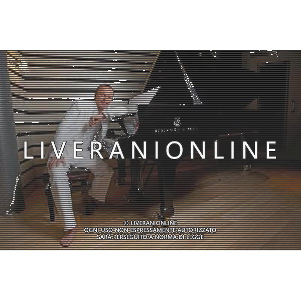 TRASMISSIONE TELEVISIVA\'Gigi, questo sono io\' 2010 NELLA FOTO Gigi D\'Alessio AG ALDO LIVERANI 