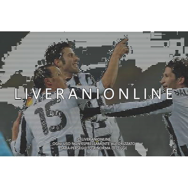 Juventus - Fulham 11-03-2010 Ottavi di andata Europa League 2009/2010 Nella foto: esultanza dopo il gol di jonathan zebina del 2-0 ©Alessandro Falzone/Agenzia Aldo Liverani Sas 