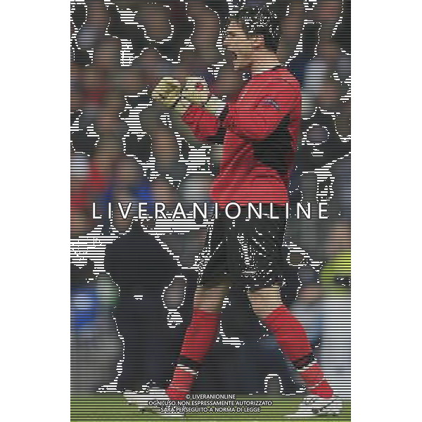MADRID (10/03/2010).- Champions League match Real Madrid vs Olympique Lyon. Hugo Lloris. Photo: Cesar Cebolla / ALFAQUI - Ag. Aldo Liverani sas ITALY ONLY REAL MADRID vs OLYMPIQUE LYON - OTTAVI DI RITORNO CHAMPIONS LEAGUE