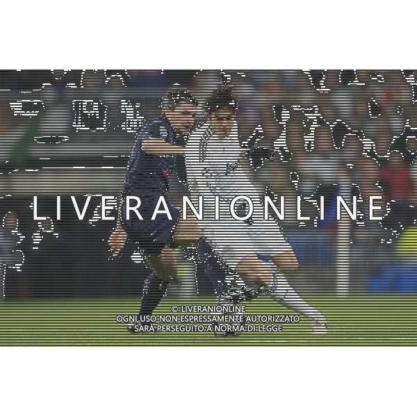 MADRID (10/03/2010).- Champions League match Real Madrid vs Olympique Lyon. Kaka and Toulalan. Photo: Cesar Cebolla / ALFAQUI - Ag. Aldo Liverani sas ITALY ONLY REAL MADRID vs OLYMPIQUE LYON - OTTAVI DI RITORNO CHAMPIONS LEAGUE