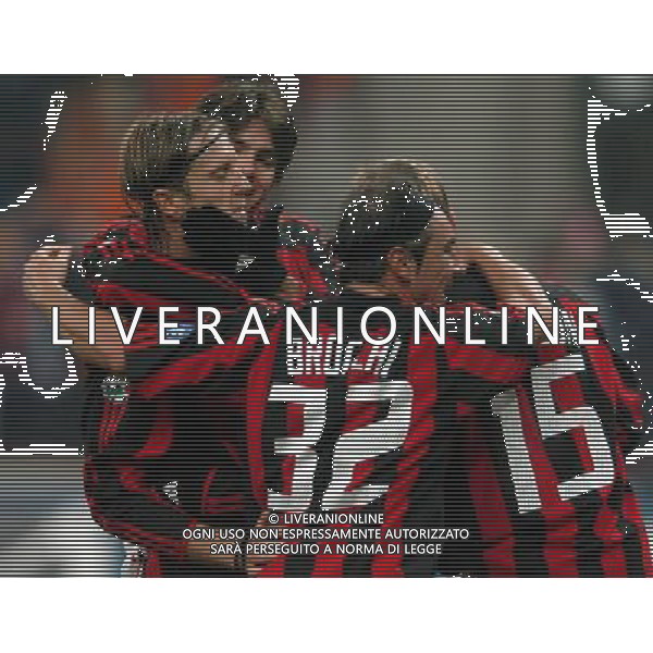 Milano 14/01/2004 coppa italia TIM CUP 2003/04 milan-roma 2:1 nella foto ambrosini esulta dopo il goal ph marco luzzani/ag aldo liverani s.a.s.