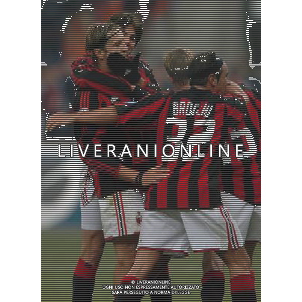 Milano 14/01/2004 coppa italia TIM CUP 2003/04 milan-roma 2:1 nella foto ambrosini esulta dopo il goal ph marco luzzani/ag aldo liverani s.a.s.